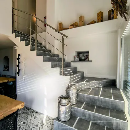 The Wine's Sundial 3*